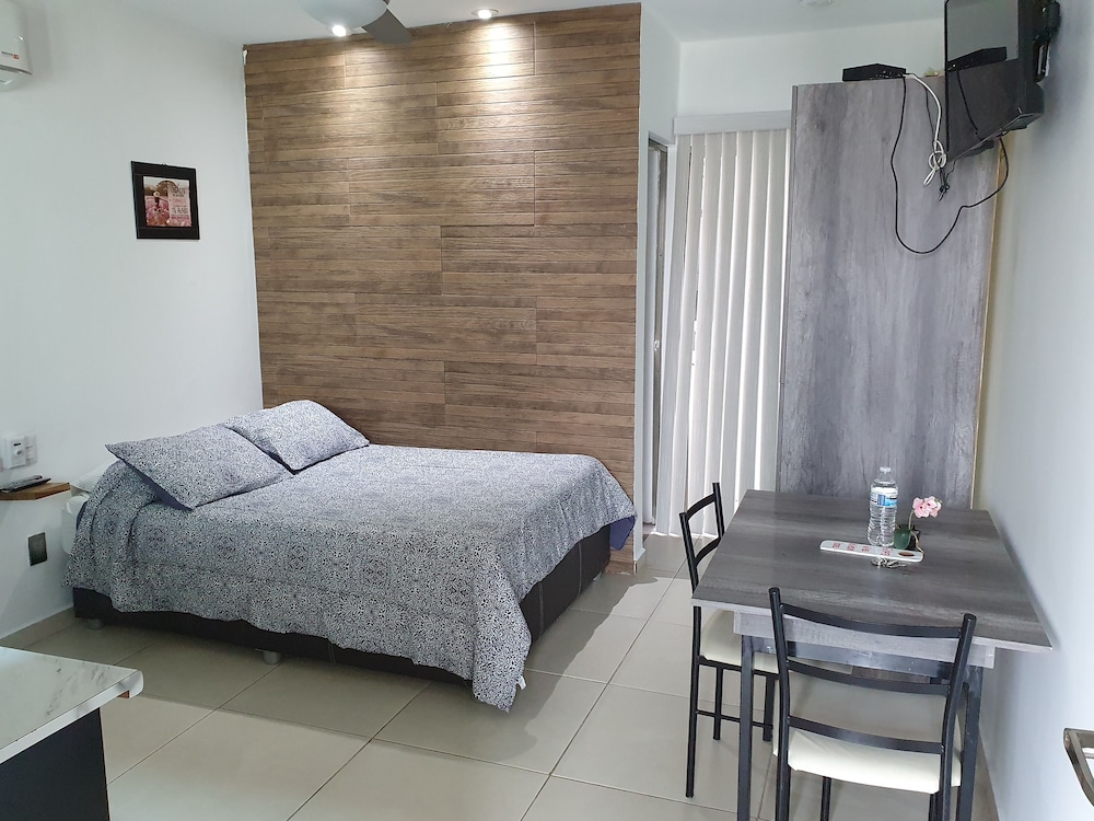 Habitaciones Amuebladas Logos view 3
