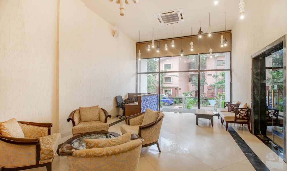 Lobby & Reception
