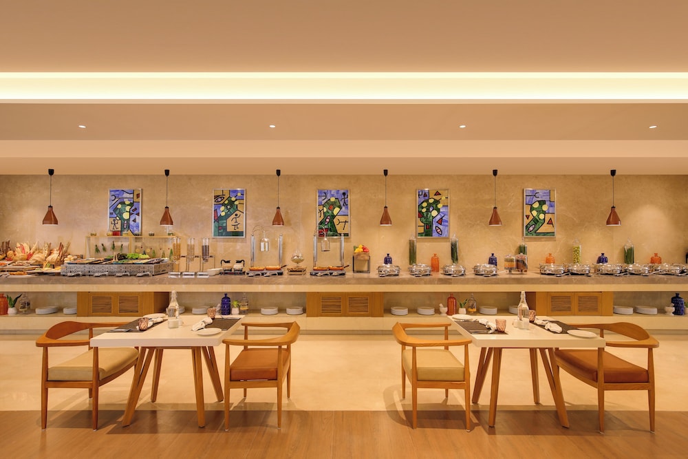 Lemon Tree Suites Gurugram