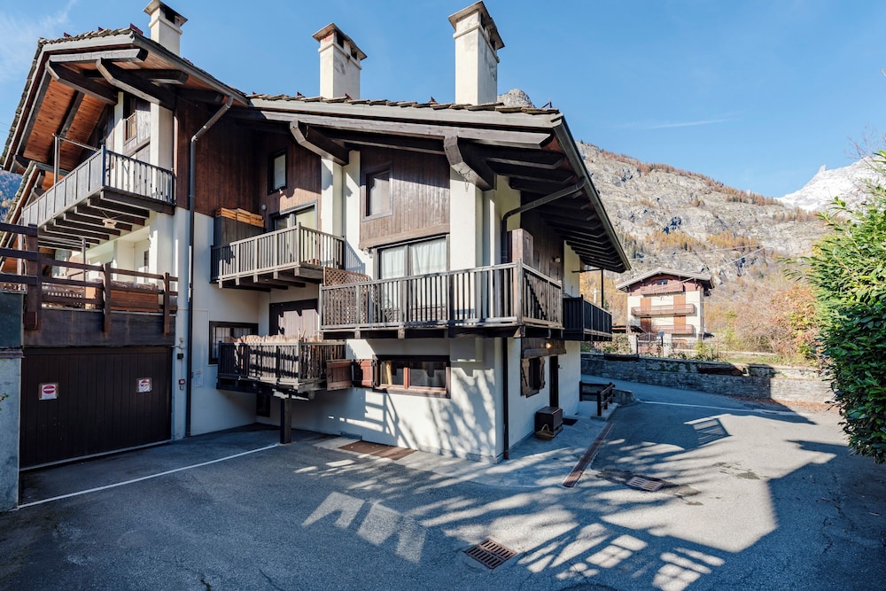 Lovely Apartment In Courmayeur