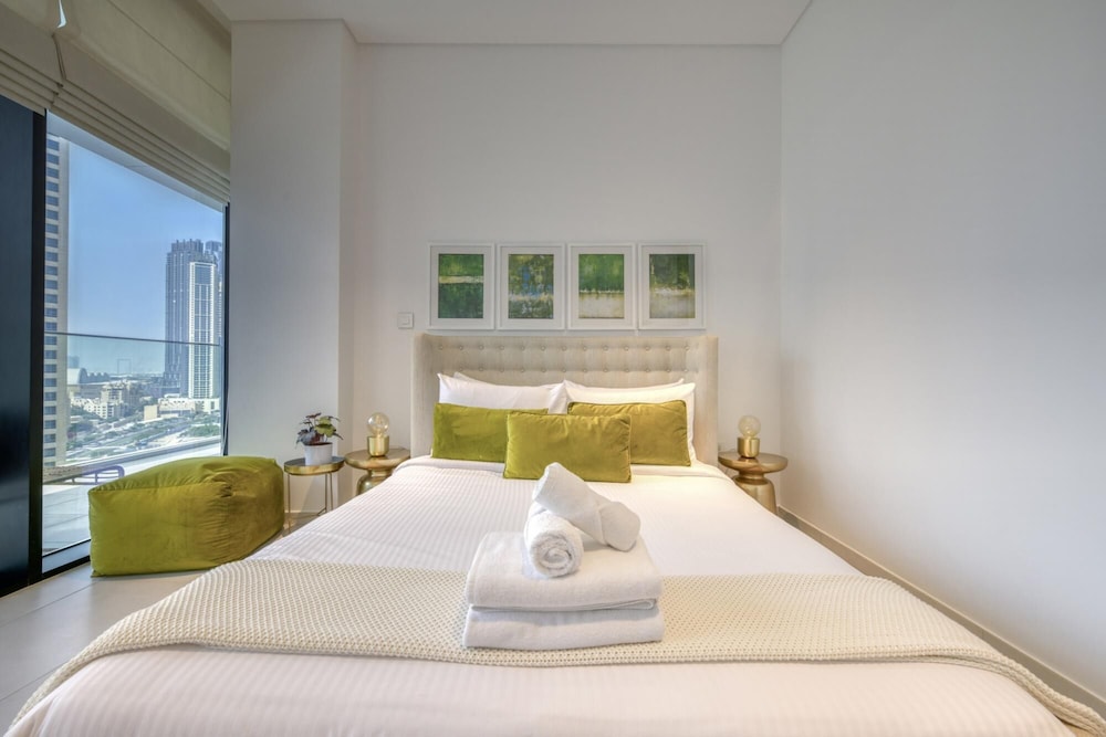 Luxury Apt W Burj Khalifa Vw Dubai Canal Access