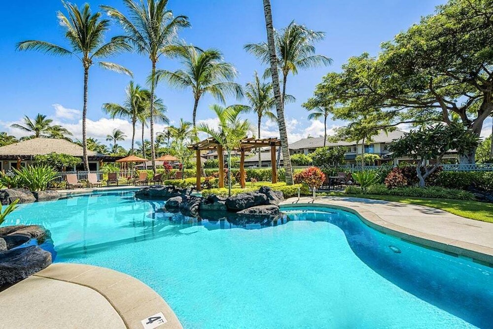 Prestigious Mauna Lani Resort - Luxurious End Unit - Large Private Lanai! -vrkcv