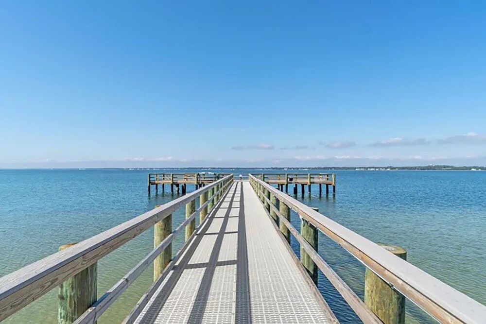 Sunset Harbor Palms 2-210 - Bayside Retreat