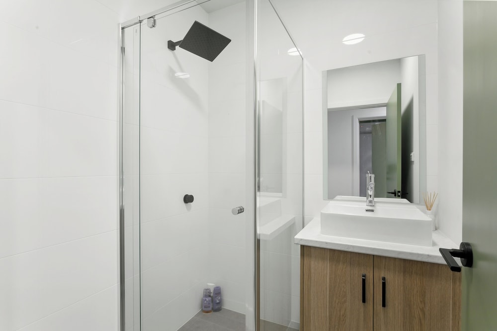 Cozy Stays - Private Rooms