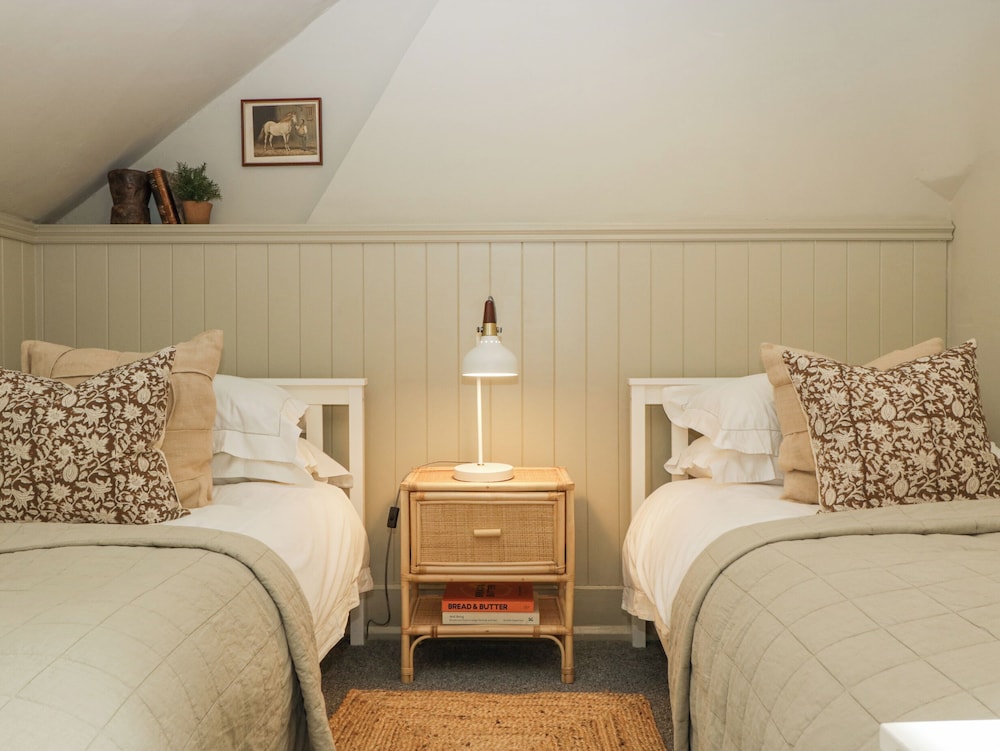 Cotswold House
