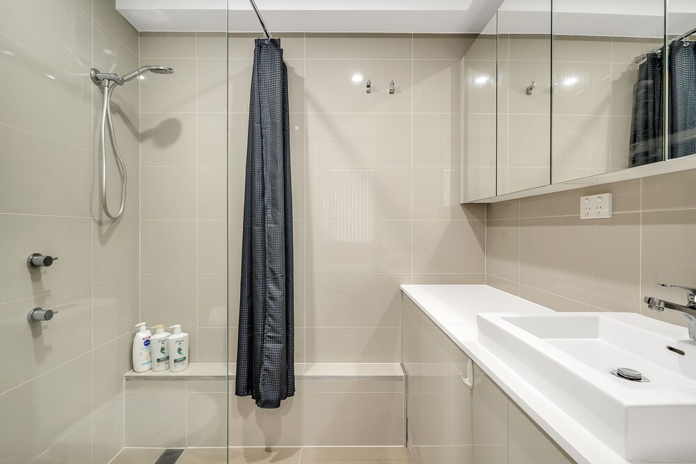 Bright 1 Bedroom Unit in the Heart of Manly