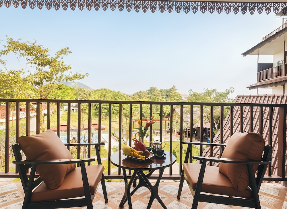 Intimate Riverside Resort
