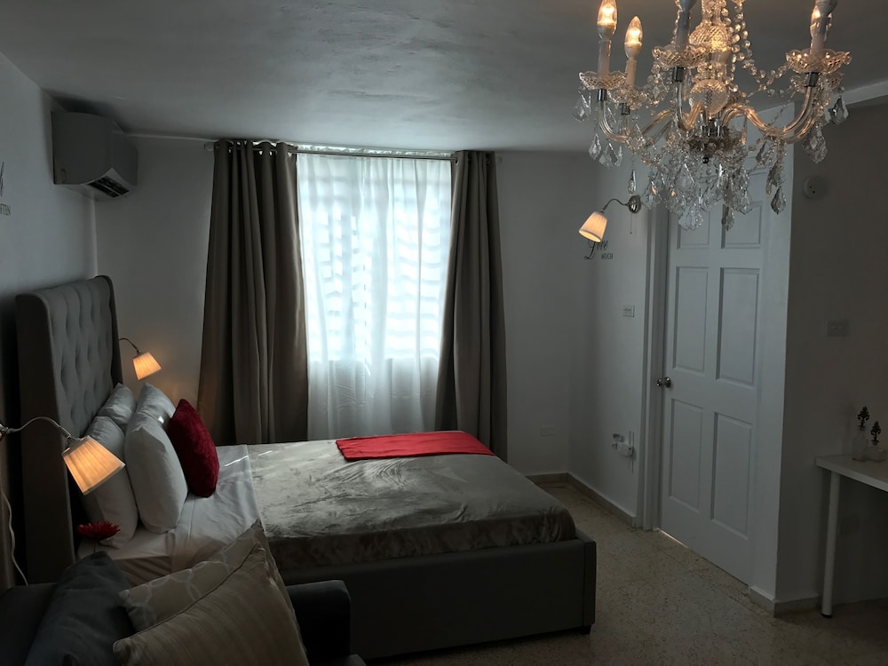 Chandelier 201