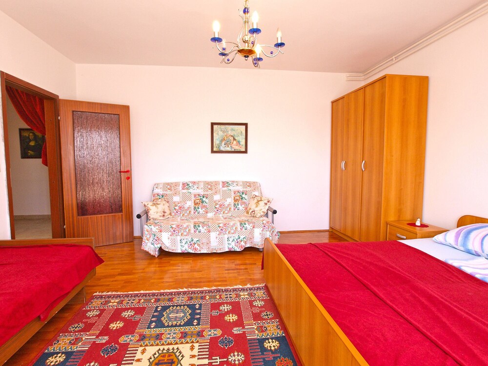 Apartments Vladislava 906