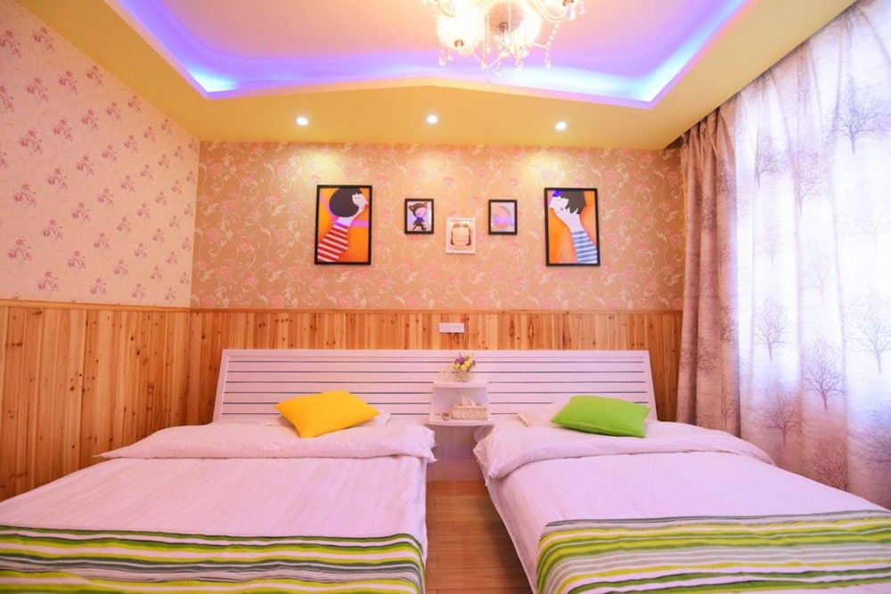Wuzhen HE & SHE Inn
