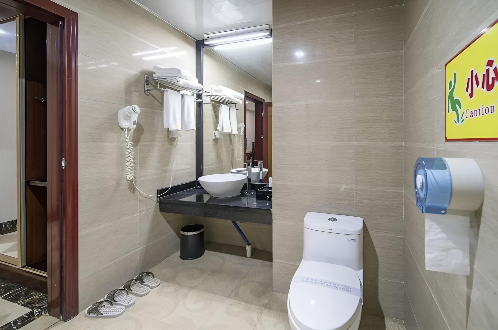 YUAN FENG HOTEL