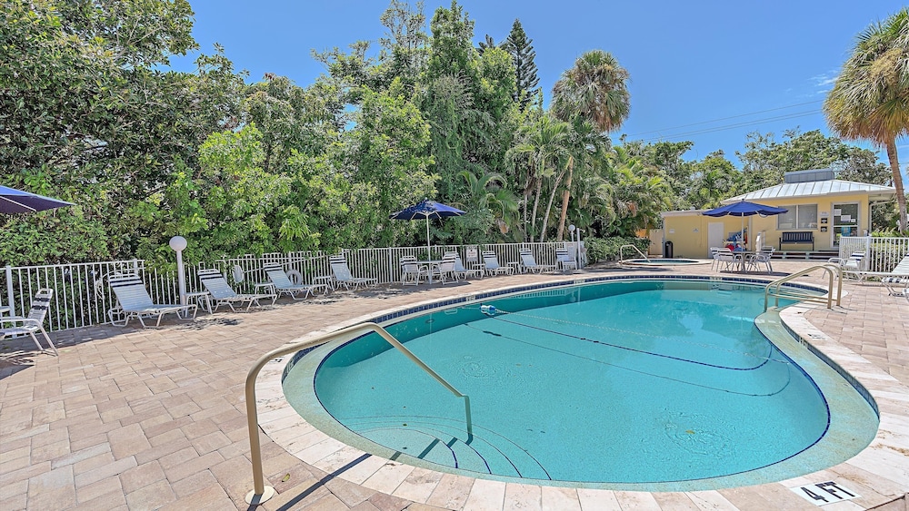 Beach Haven 2 Bedroom Condo