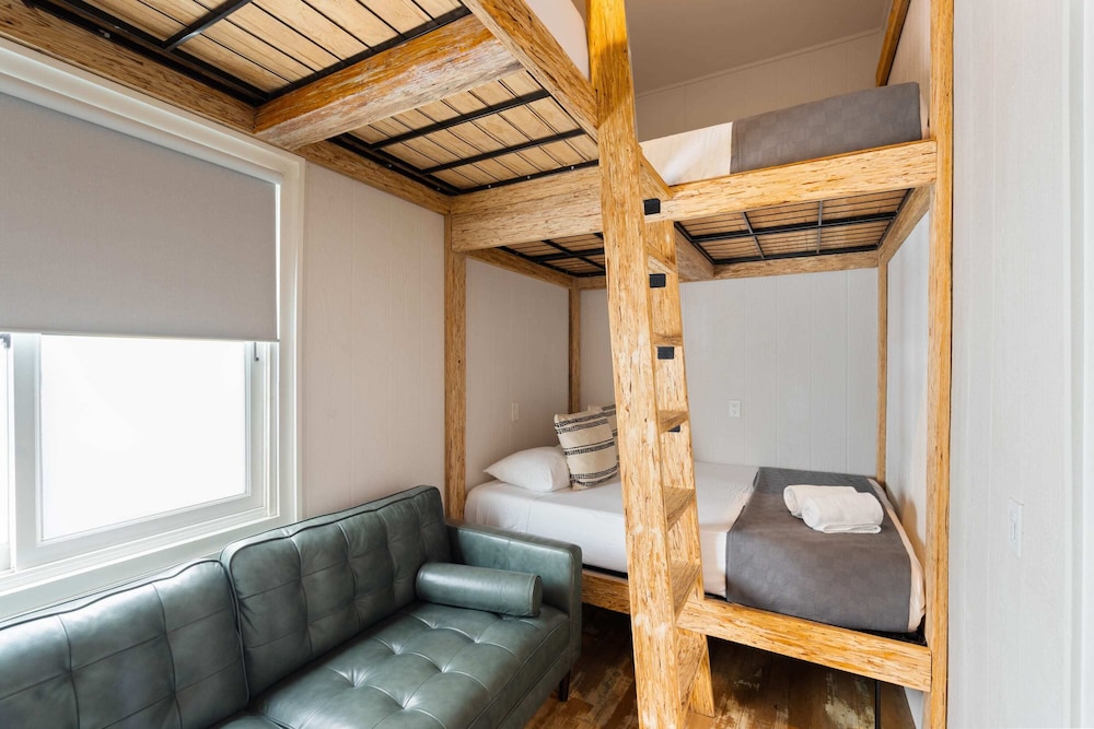 6BR Sanctuary