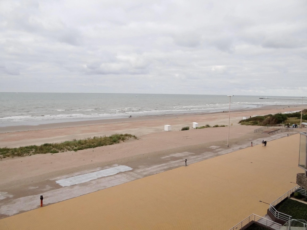 Apartment in Nieuwpoort With Coastal Views