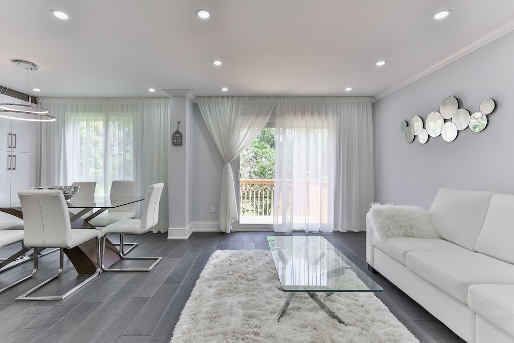 QuickStay - Classy 5brm House in Vaughan