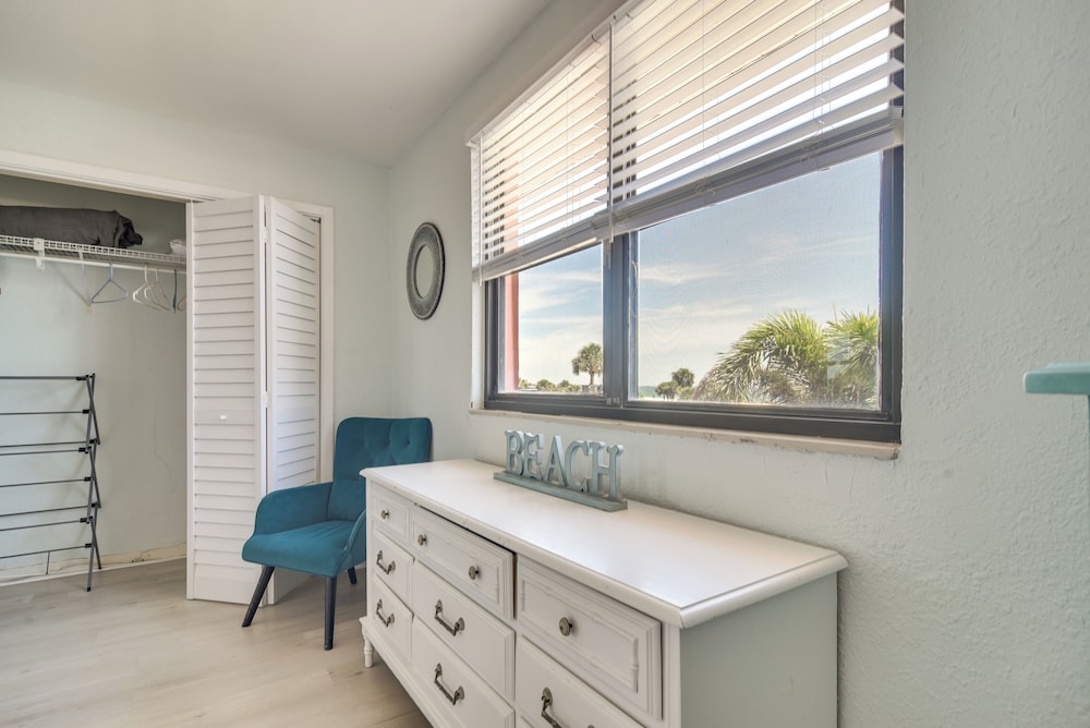 Condo at Upham Beach Park w/ Heated Pool Access!