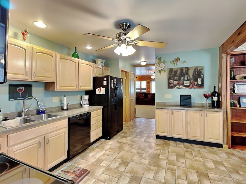Walnut Cellars by Taylor Made Deep Creek