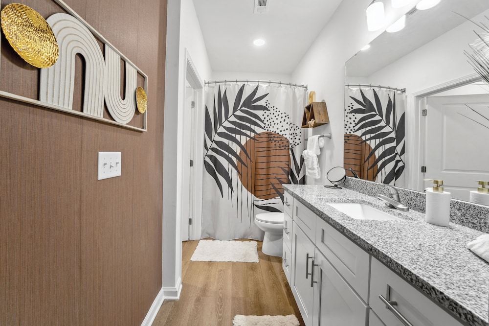 Luxurious Apartments - Pool Gym Bikes