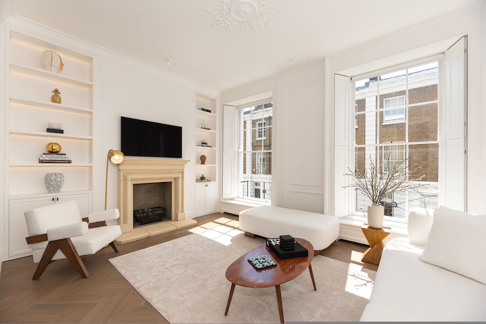 Elegant and Bright 3-bed Flat Near Sloane Square