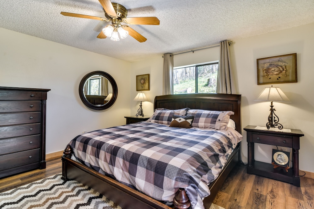 Riverfront Woodland Cabin: Wooded & Forested Views view 5