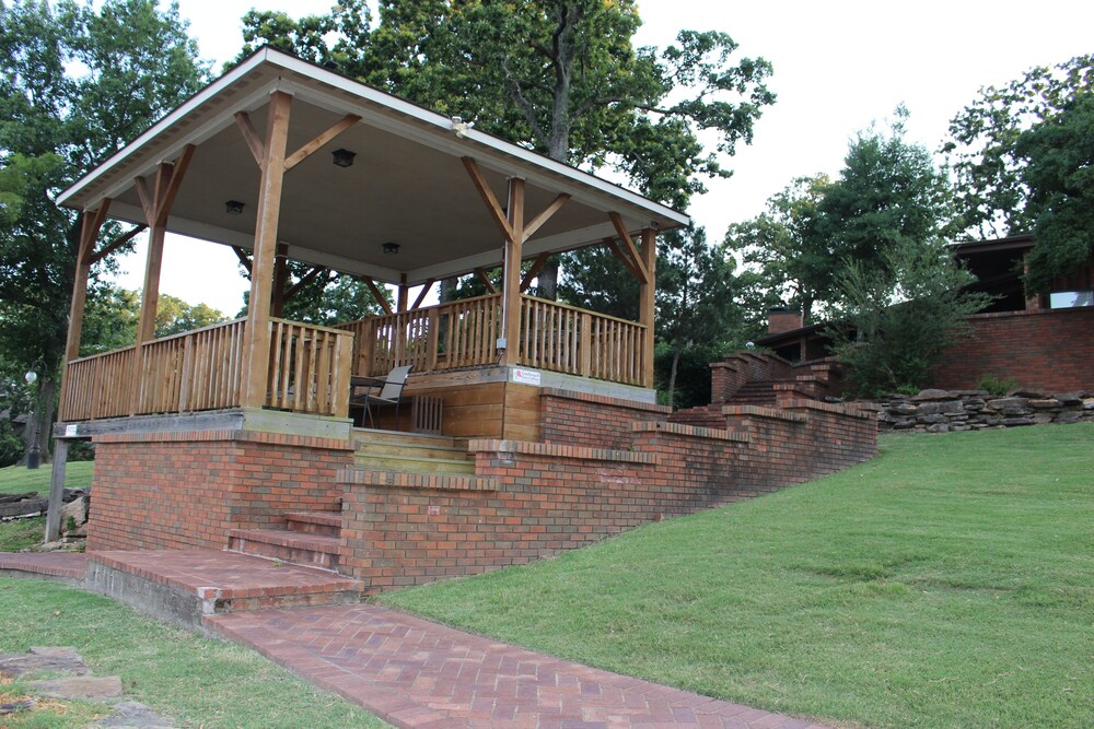 Candlewyck Cove Resort