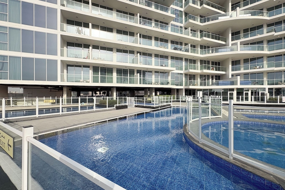SIMPLY COMFORT Chic 3 Br Apartment with Private Pool