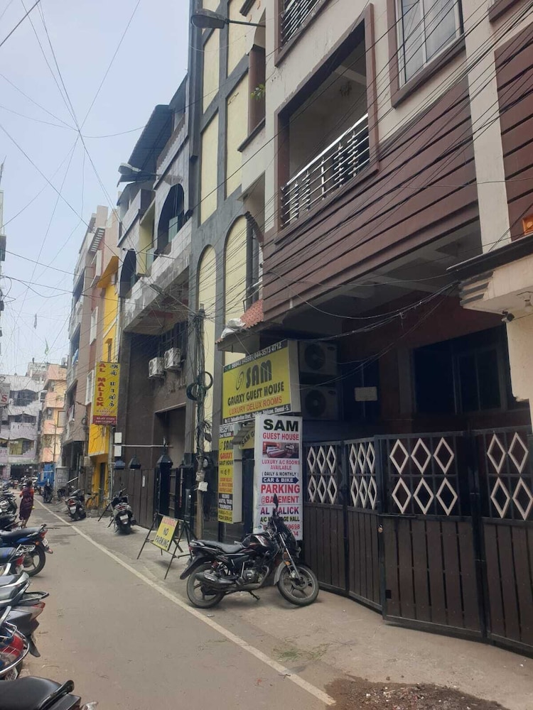 sam galaxy guest house