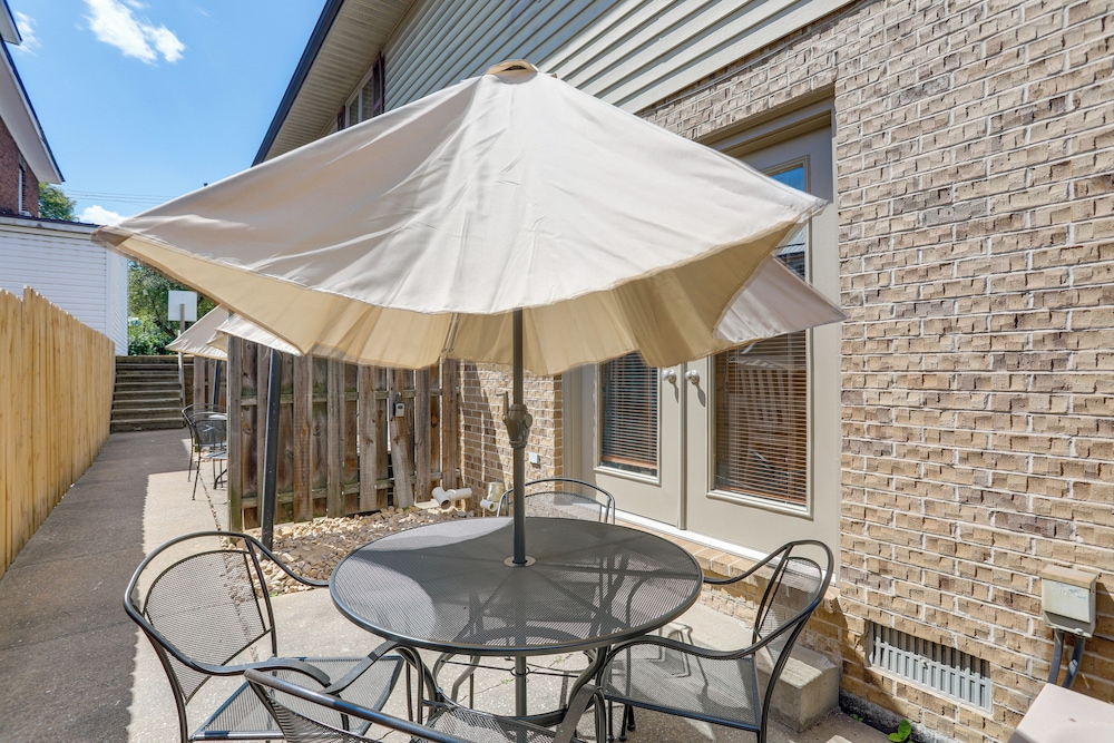 Convenient Townhome 1 Mi to Dtwn Clearfield