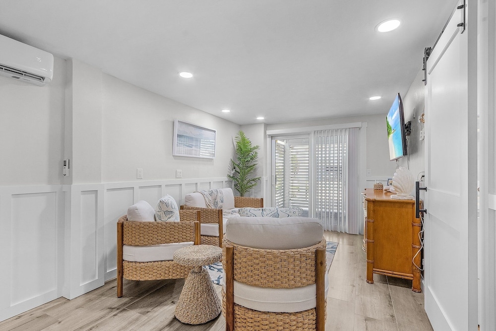 197 Beach Daze: 3br Pool Home, W/ Deeded Beach Access! 3 Bedroom Home