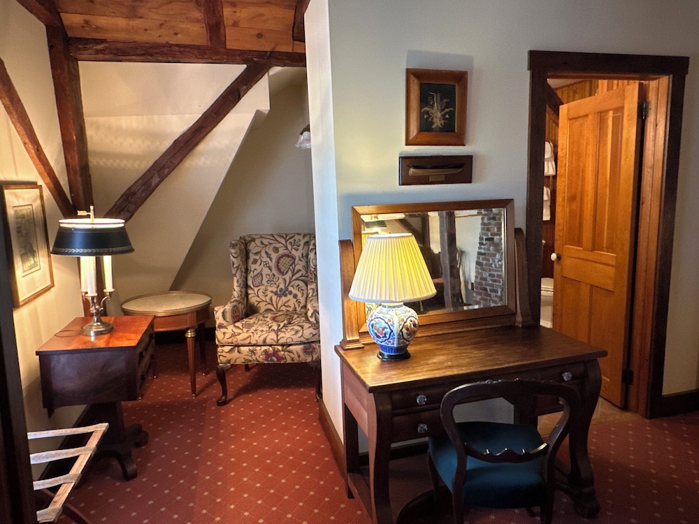 The 1708 House