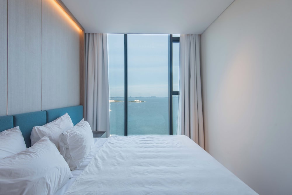 A La Carte Ha Long Residence