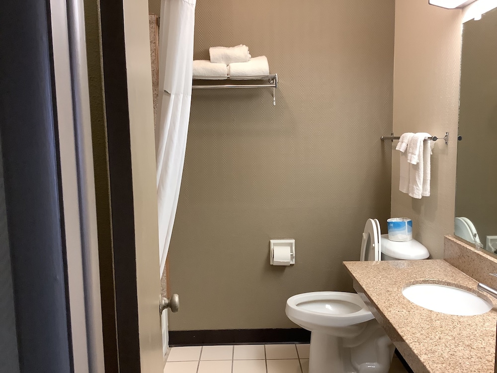 Dodge City Vacations - Silver Spur Vintage Inn  Suites - Property Image 18