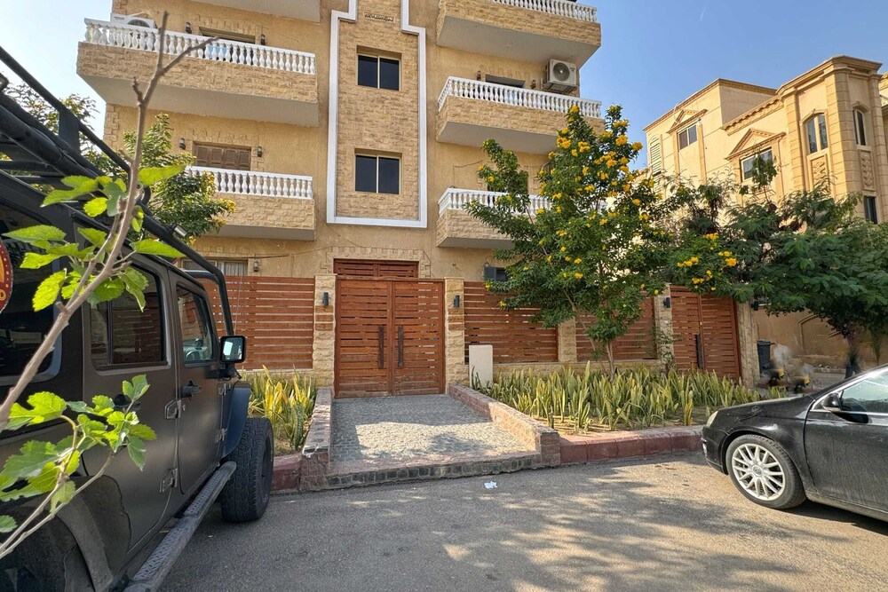 The Built-up 2 BDR Condo 15 min to CAI Airpt