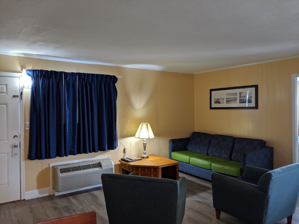 Colonial Inn Motel