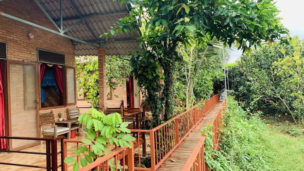 Gibbon Singing Homestay