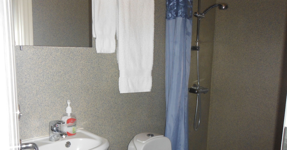 Three Sisters Studio Apartments