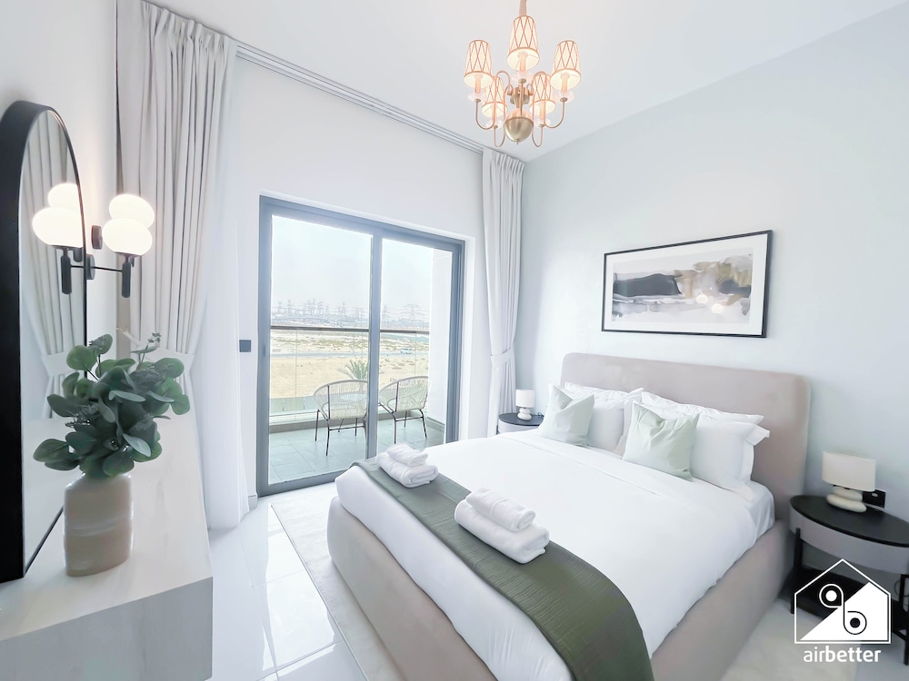 Bright 2bed Family Home: Pool, Gym & Kids Play