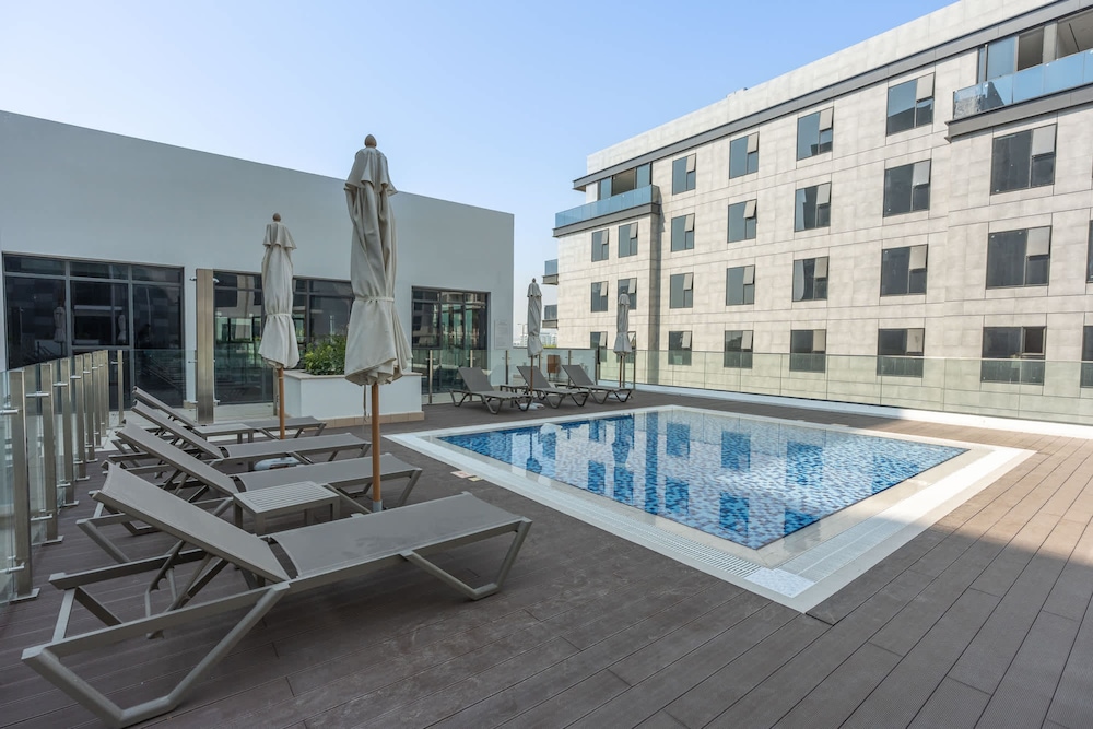 Contemporary 2BR in Azizi Greenfield - Meydan