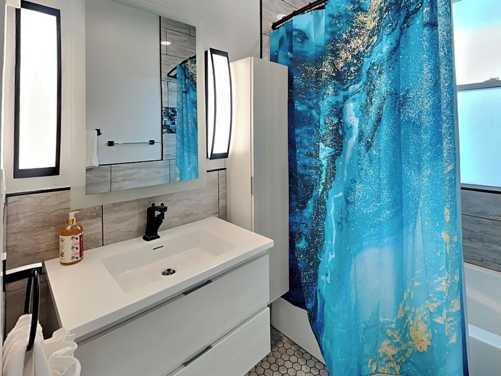 Seawall Celebration Manor by Ryson Vacation Rentals