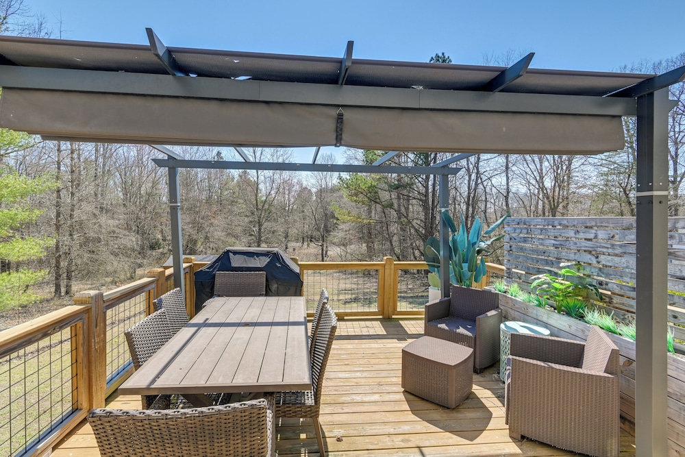 Family Home w/ Furnished Deck in Fairview!