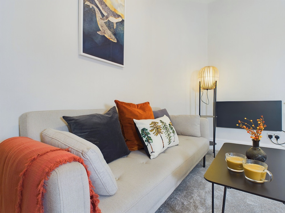 London Charm at Charleville Apartment