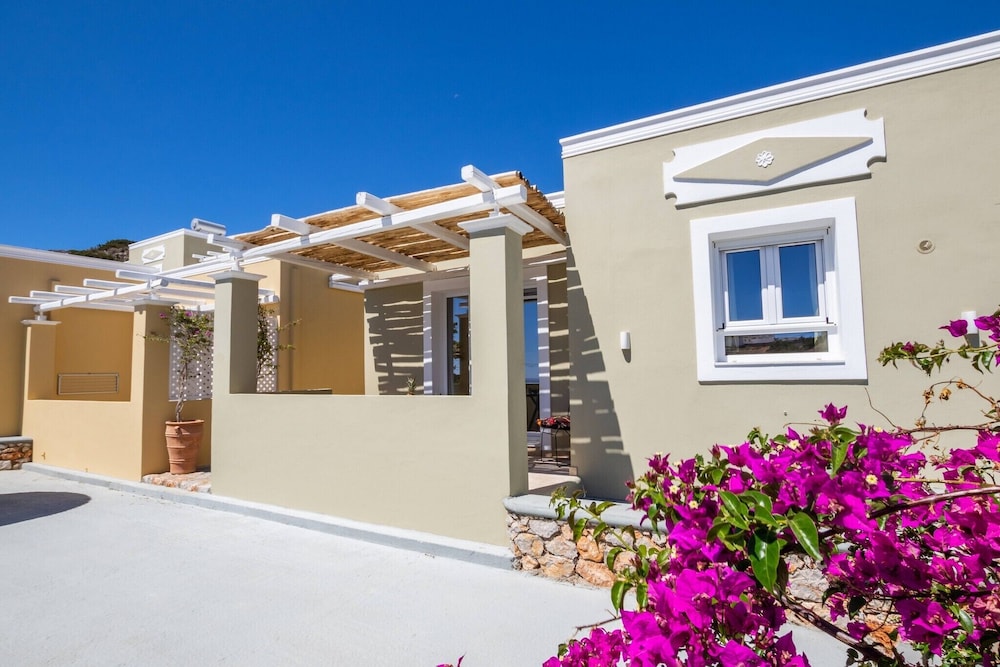 Elaia Villas