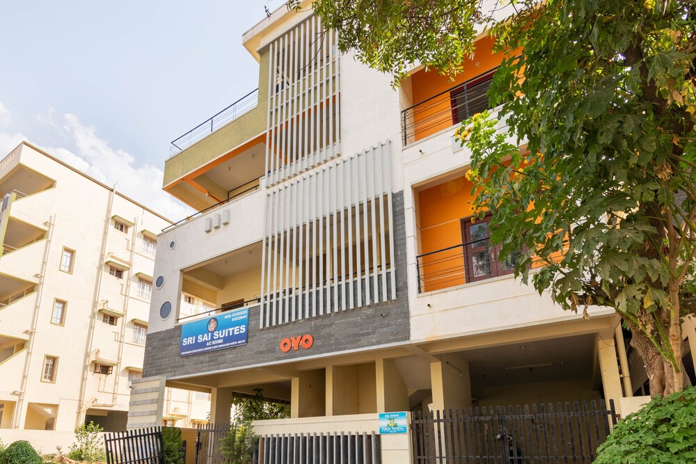 OYO 22900 Sri Sai Suites view 2