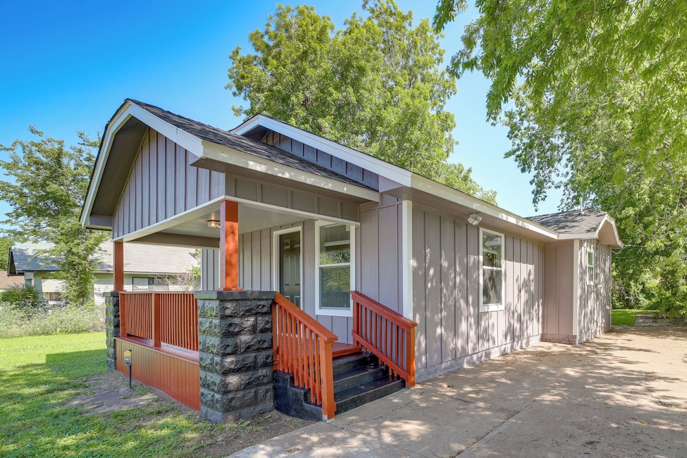 Remodeled Tulsa House w/ Yard ~ 4 Mi to Downtown! view 5