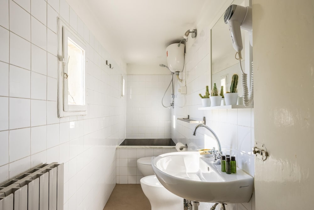 Cerchi 3 in Firenze With 2 Bedrooms and 1 Bathrooms