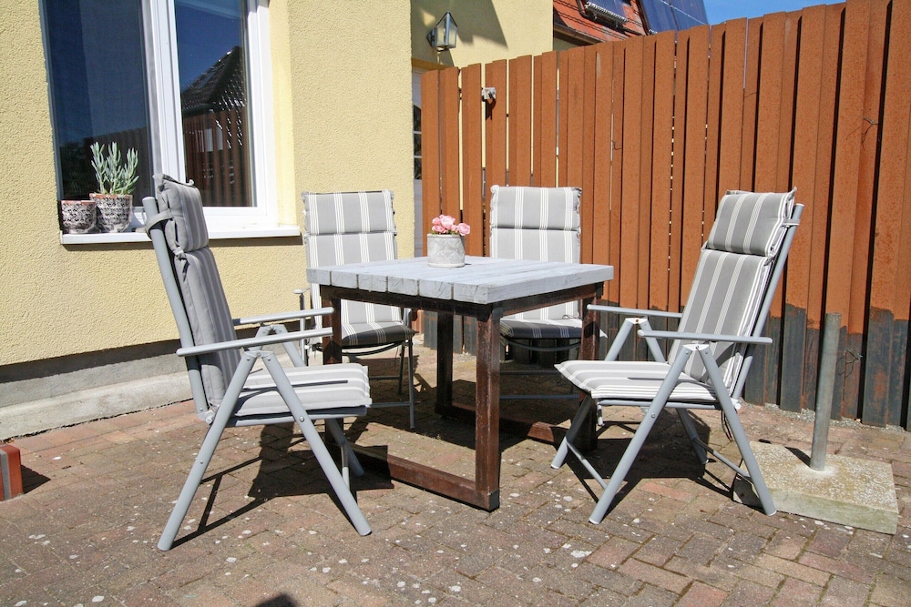Luxuriose Ferienwohnung mit Terrasse, Wiek