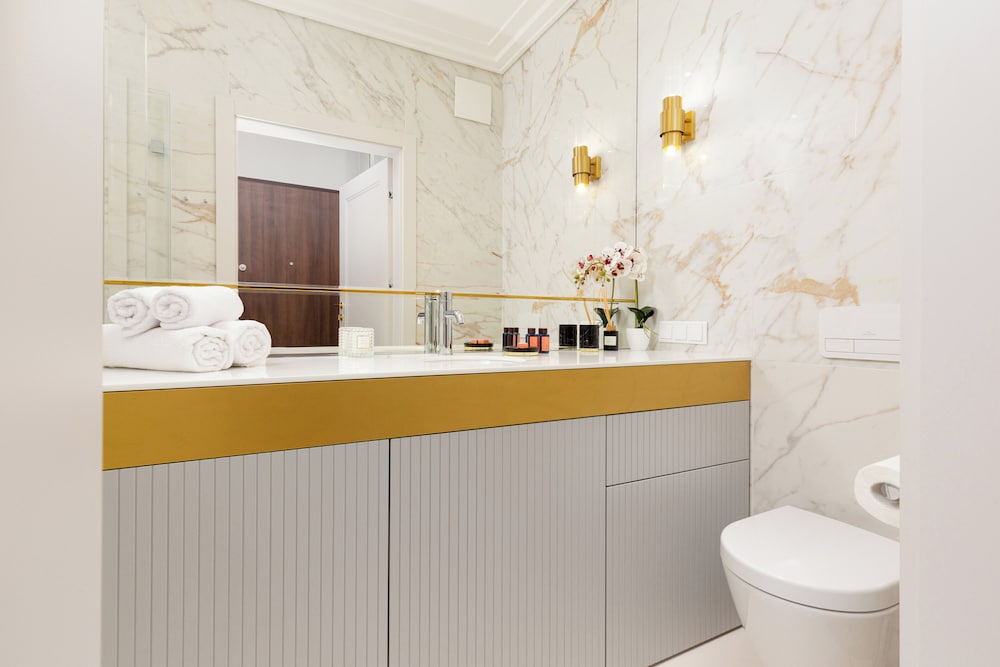 Mennica Morganit by Renters Prestige