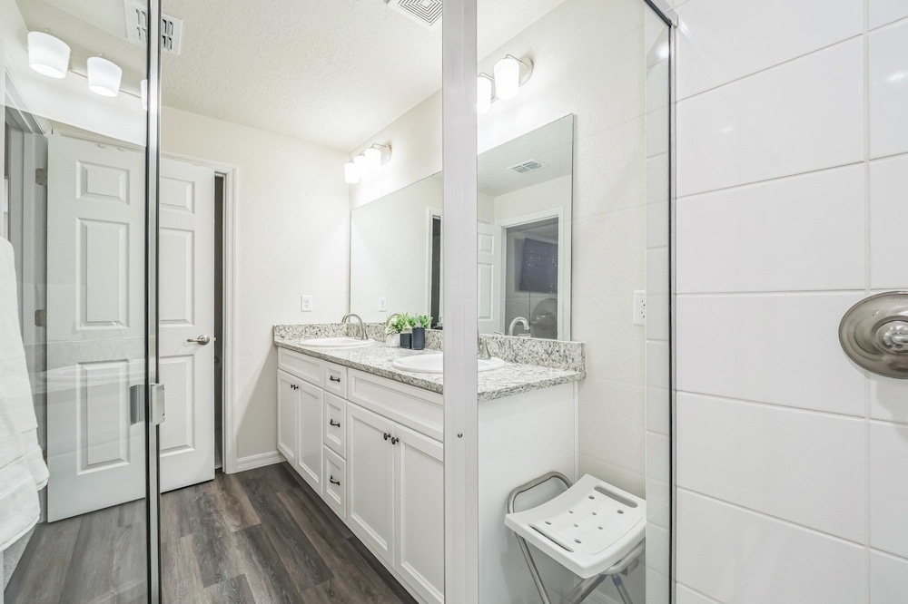 Bright & Charming 4br Home In Ocala 4 Bedroom Home
