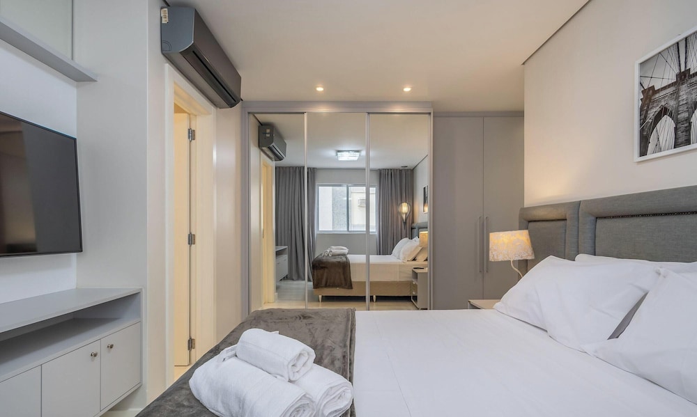 3 Bedroom Apt 300m From the Beach Avb0904