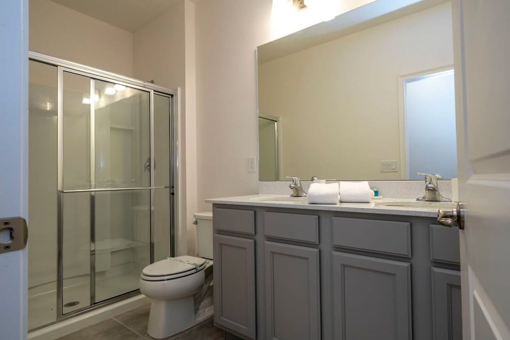 6163 Fantastic Home With 12bd